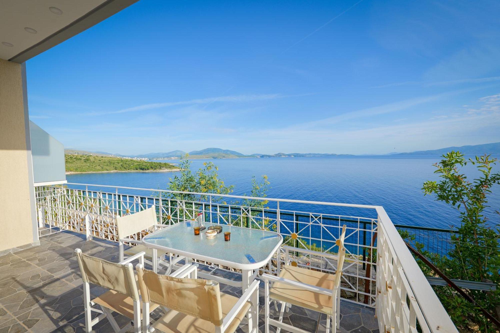 Vila Shakaj Sarandë Exteriör bild
